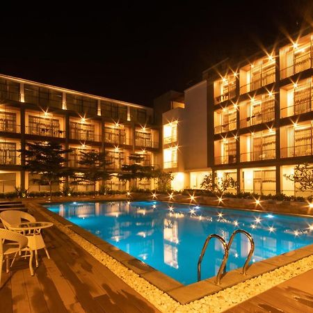Regent Hotel Мйеик Екстериор снимка