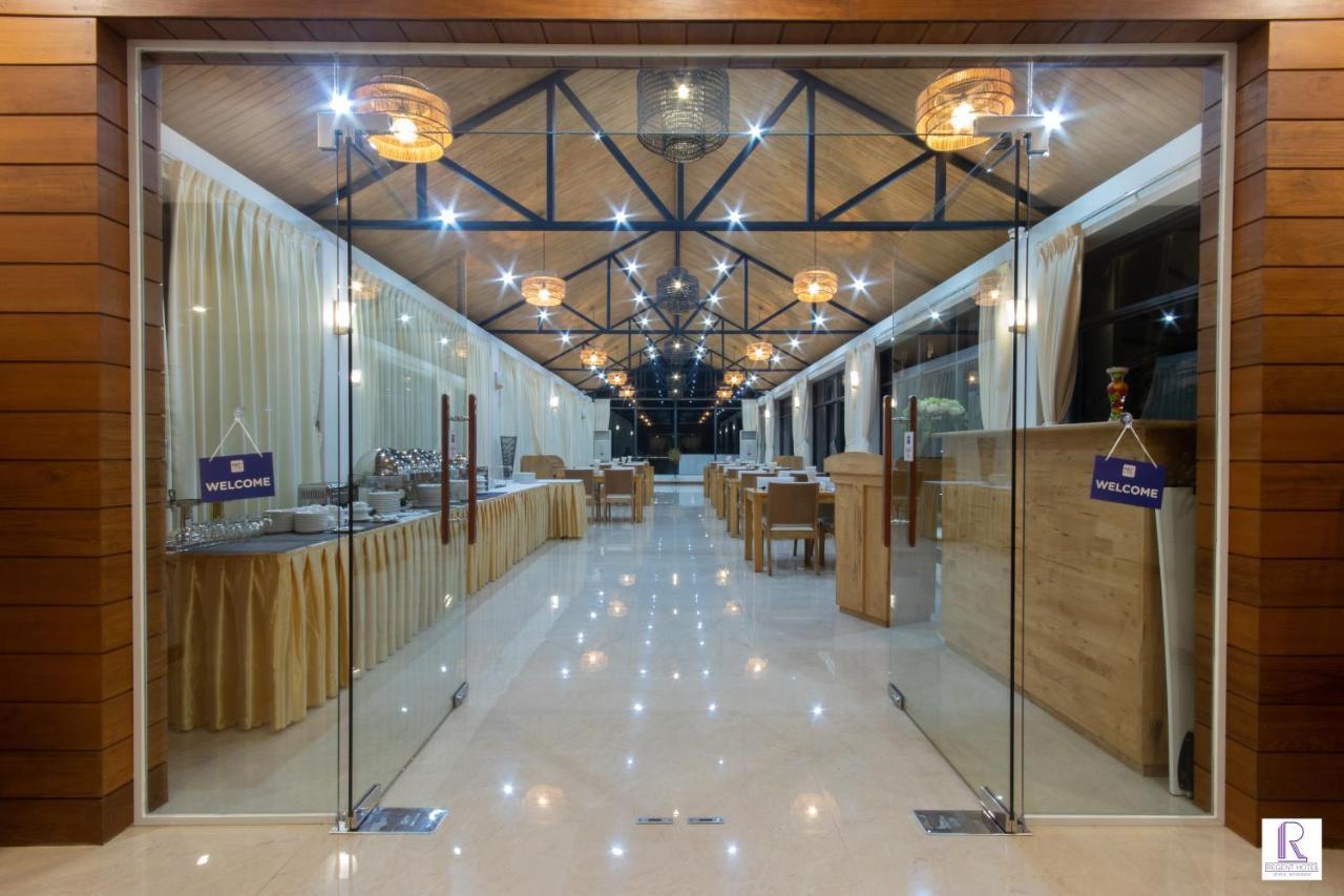 Regent Hotel Мйеик Екстериор снимка